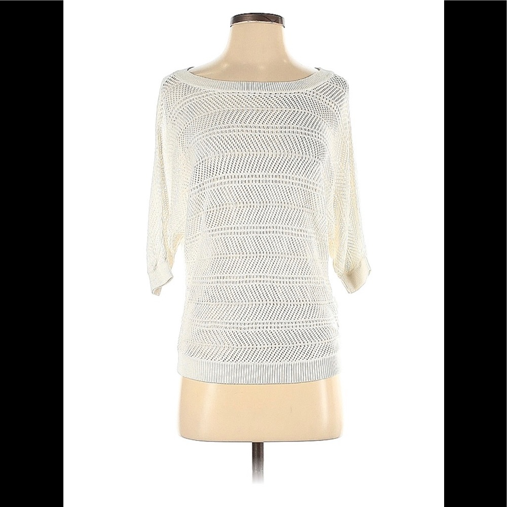 Pullover sweater.